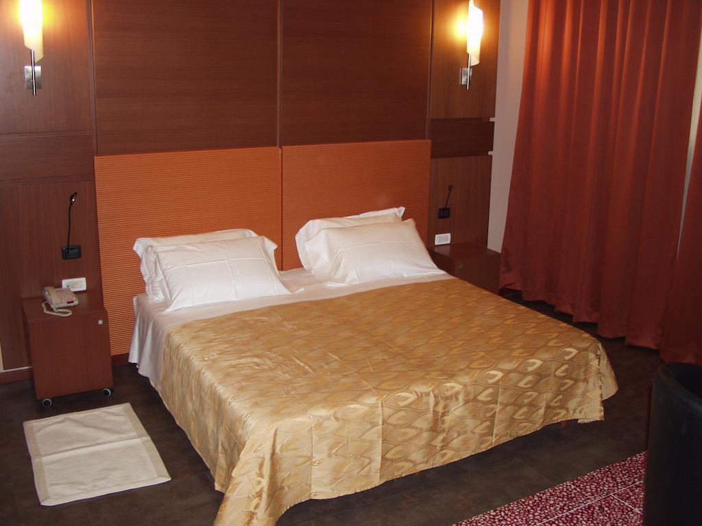 Hotel Mareschi Palace Novara Eksteriør bilde