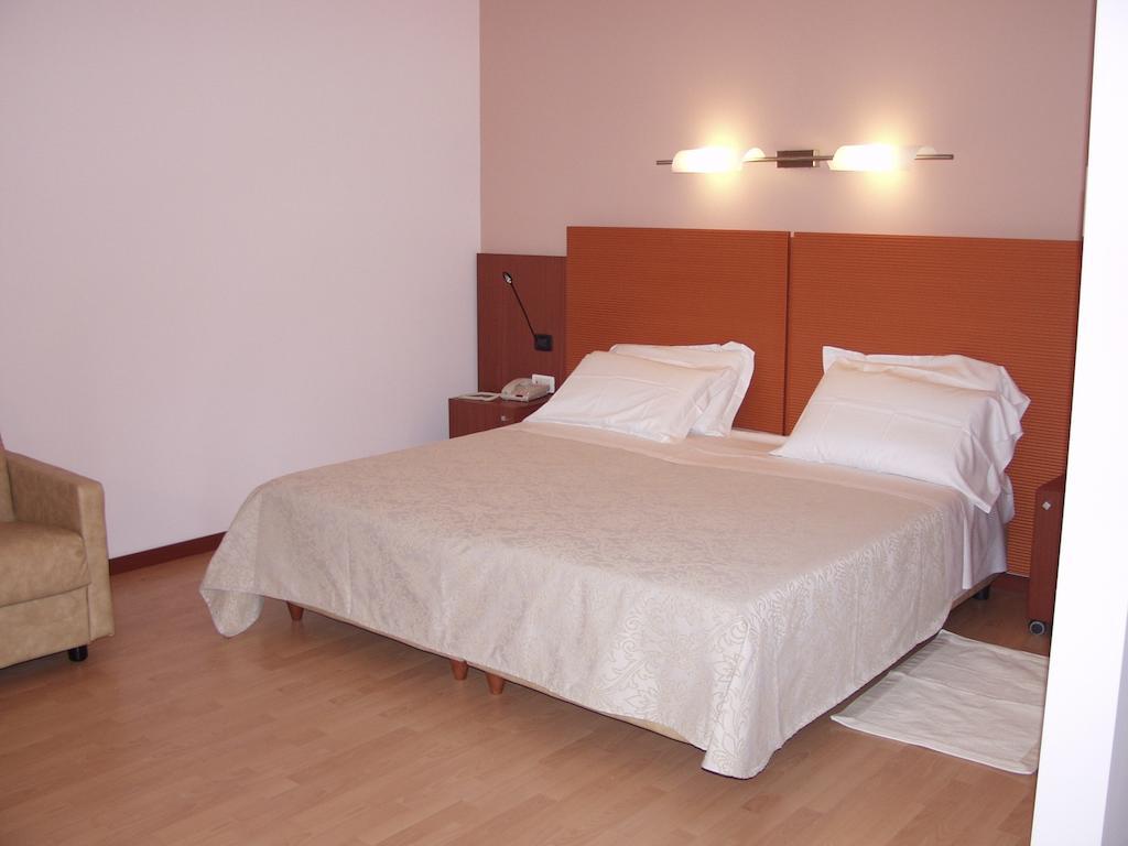 Hotel Mareschi Palace Novara Eksteriør bilde